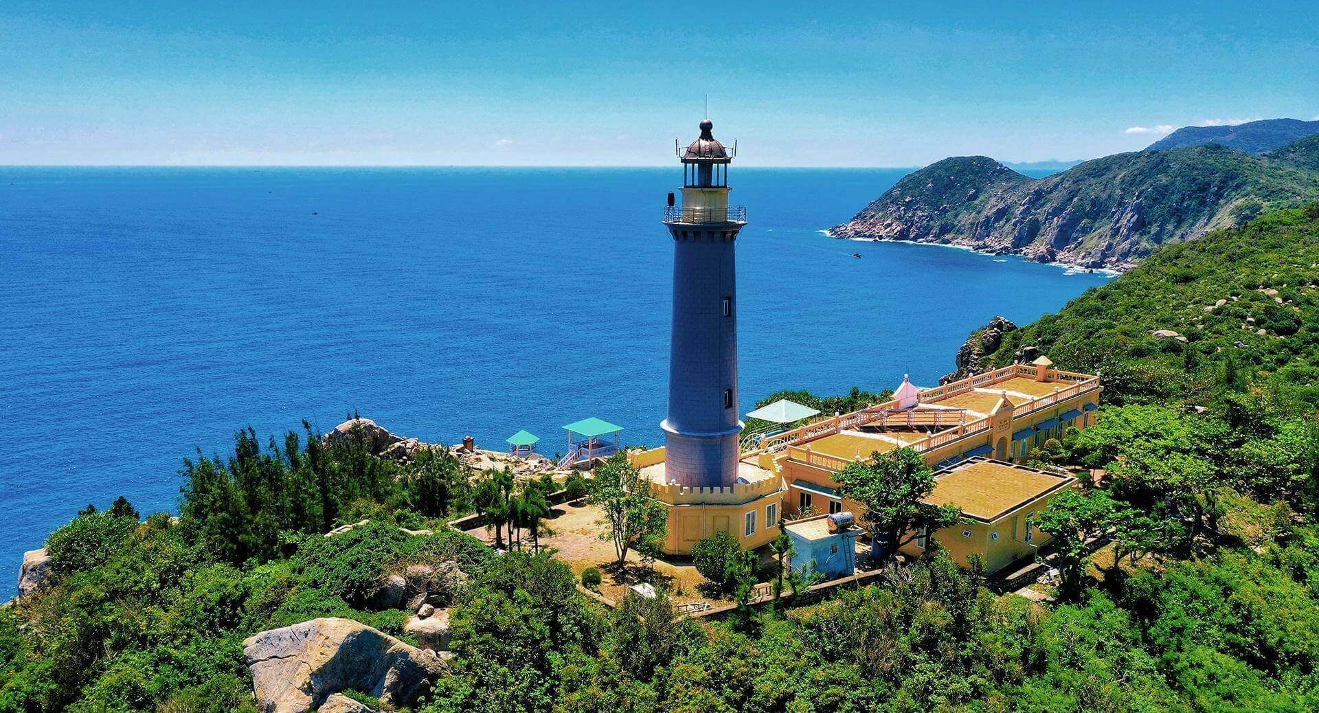 Dai Lanh Lighthouse (Mui Dien)