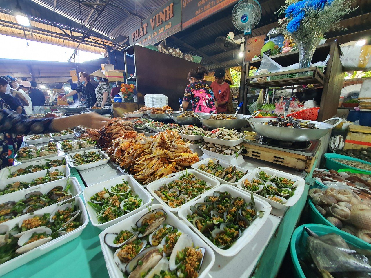 Hang Duong Seafood Market