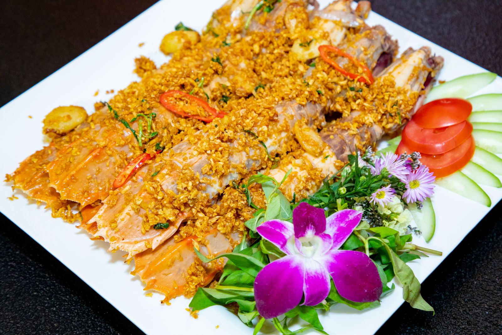 Delicious garlic-fried mantis shrimp in Can Gio.