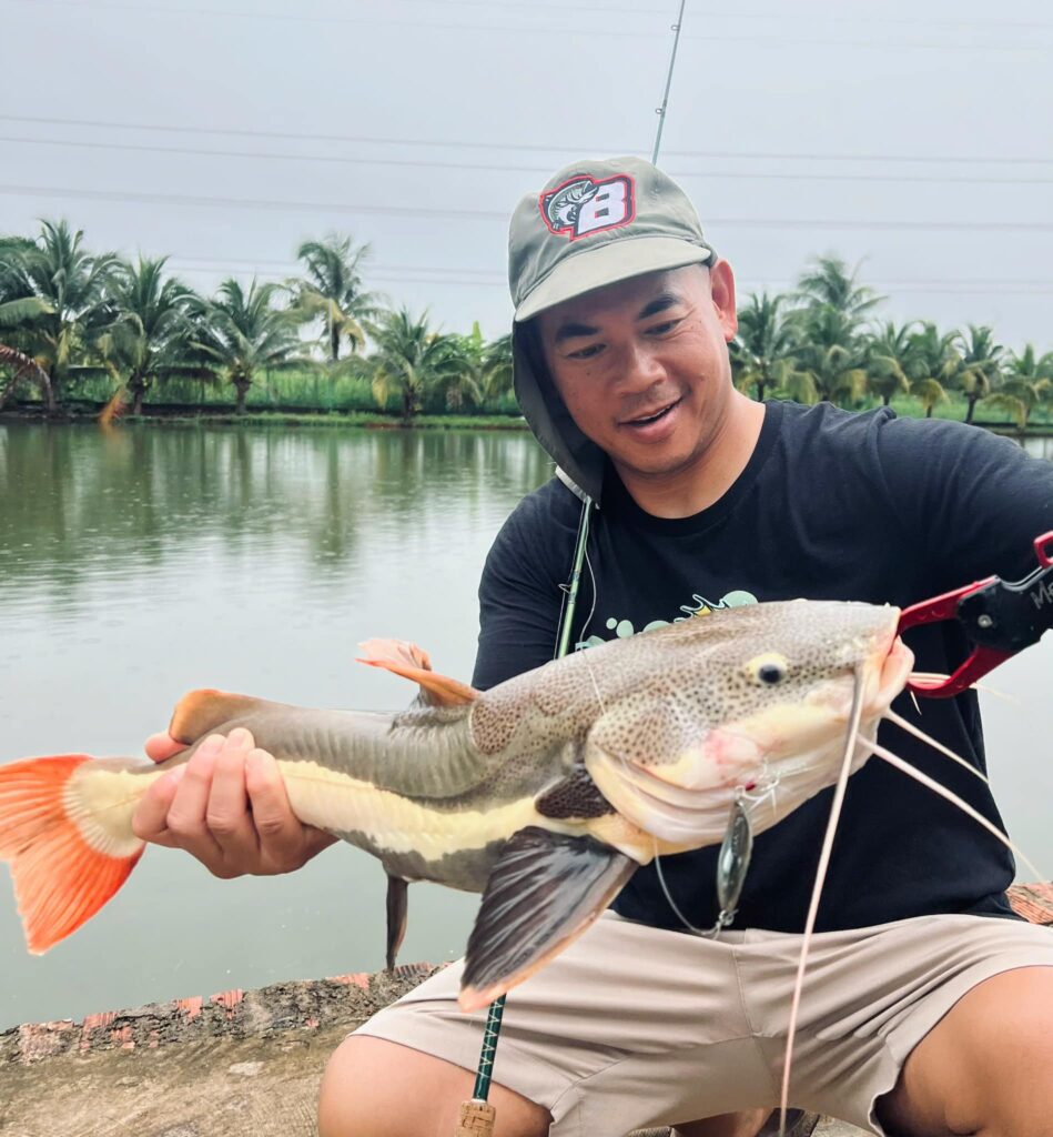 Amazon-Redtail-Catfish-viet-nam-fishing-tour-trips