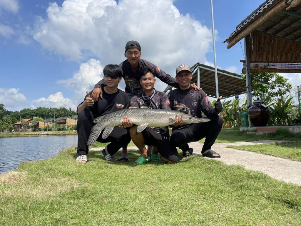 The-alligator-gar-bull-arena-viet-nam-fishing-tours-trips