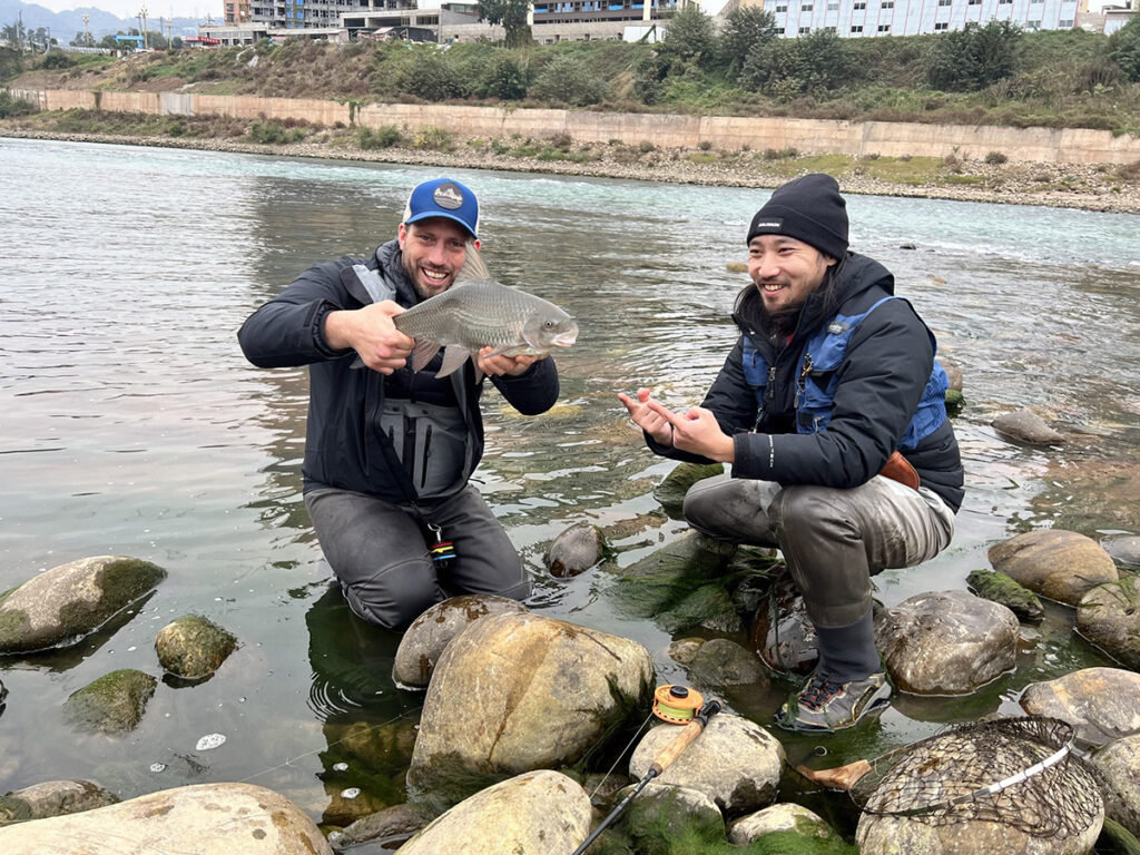 fishing-in-mekong-river-china-chinese-tour-trip-viet-nam-2