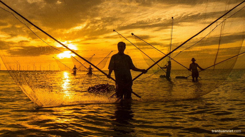 Viet-Nam-Fishing-tours-mekong-river