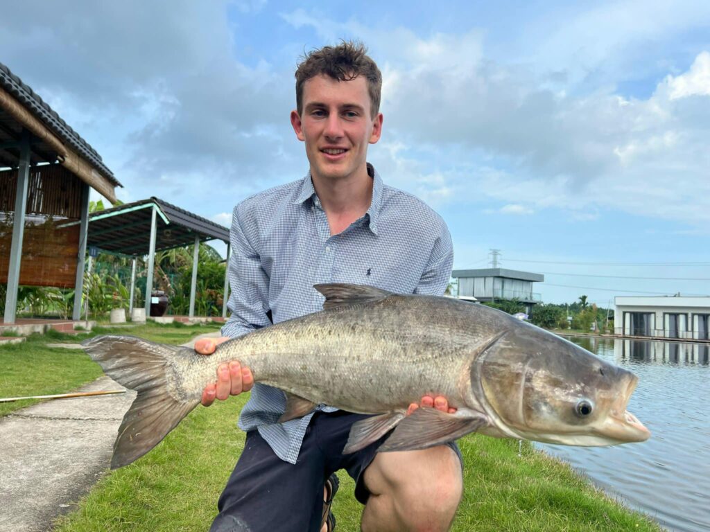 1-bull-arena-fishing-park-lake-vietnam-fishing-tour-trip-travel-adventure-new-year-2026