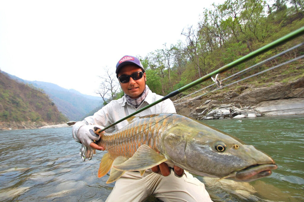 catching-finding-Mahseer-fishing-tour-trip-travel-vietnam-angler-2026