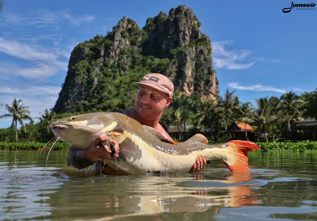Amazon Redtail Catfish-vietnam-fishing-tour-trip-travel