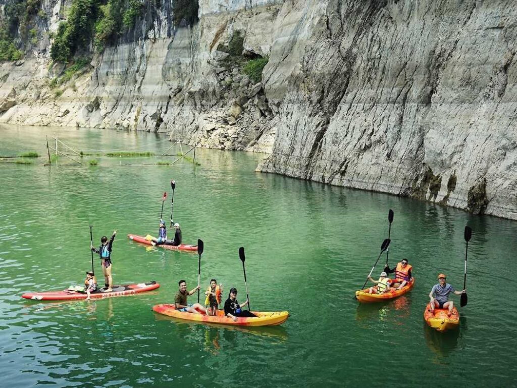 hoa-binh-province-autumn-vietnam-fishing-tours-trips-travel-anglers