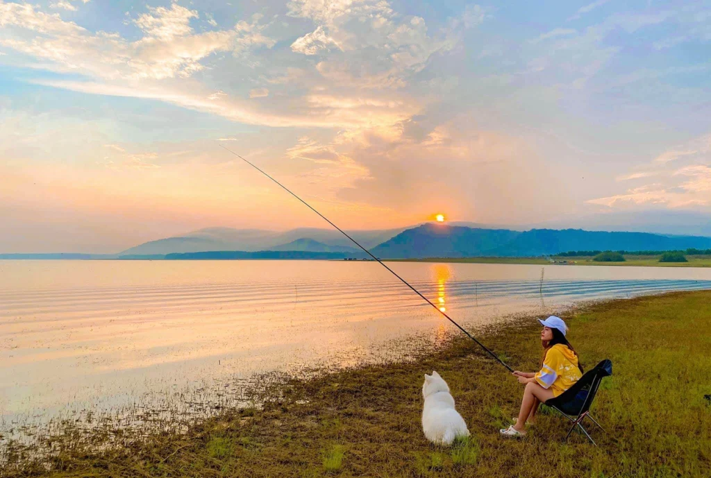 ho-Dau-Tieng-lake-binh-duong-province-vietnam-fishing-tour-trip-travel
